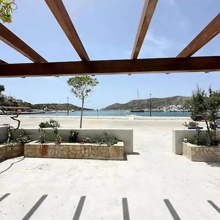 아파트 Noema Seafront House *
