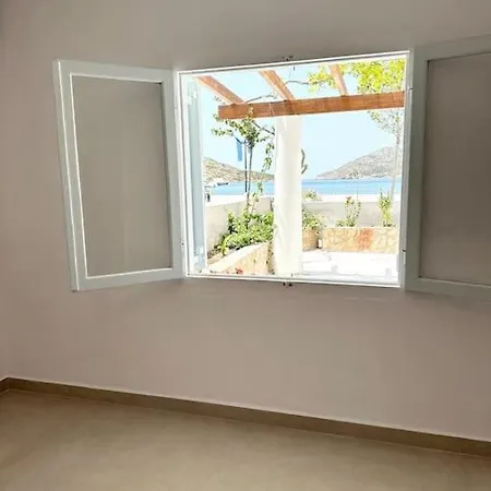 Noema Seafront House *