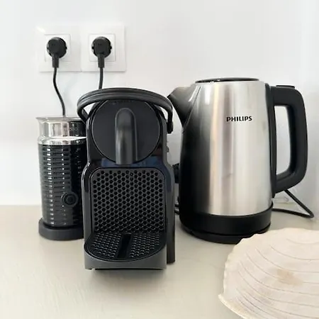 Noema Seafront House *